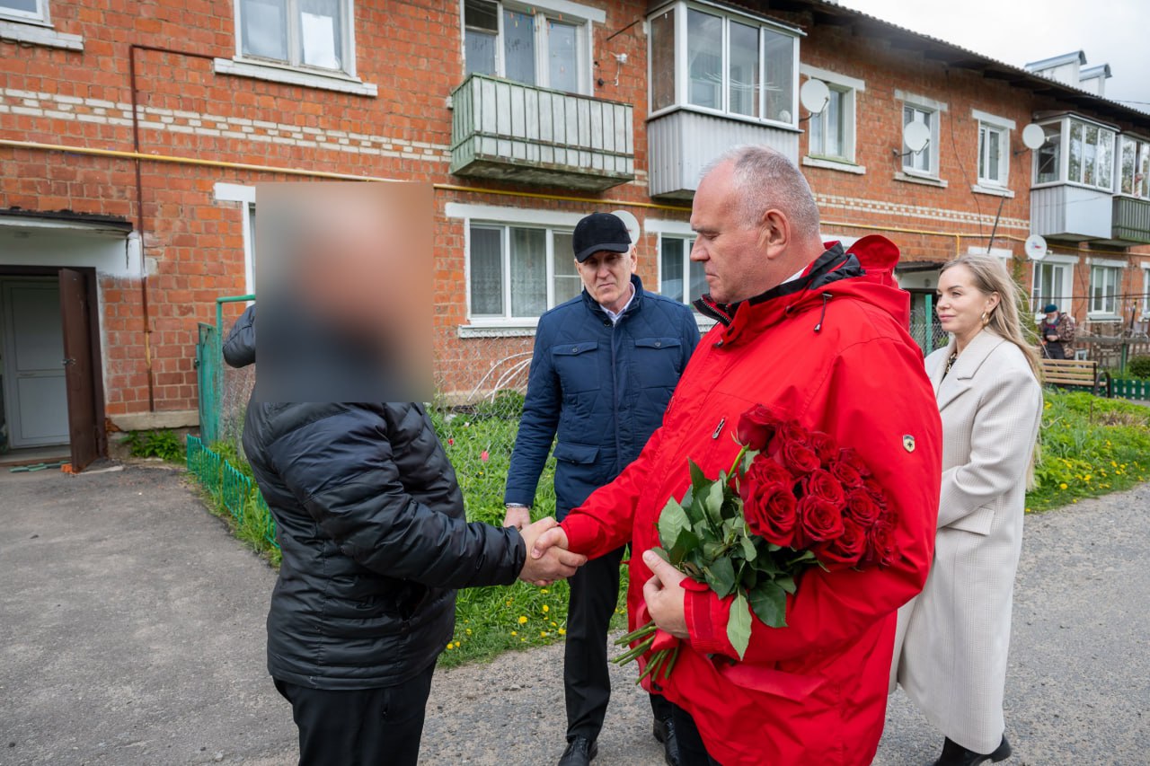 Глава Талдомского округа Юрий Крупенин встретился с участником СВО |  14.05.2024 | Талдом - БезФормата