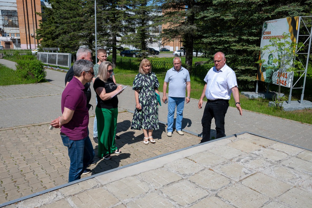 В центре внимания – монумент Славы в поселке Запрудня | 29.05.2024 | Талдом  - БезФормата