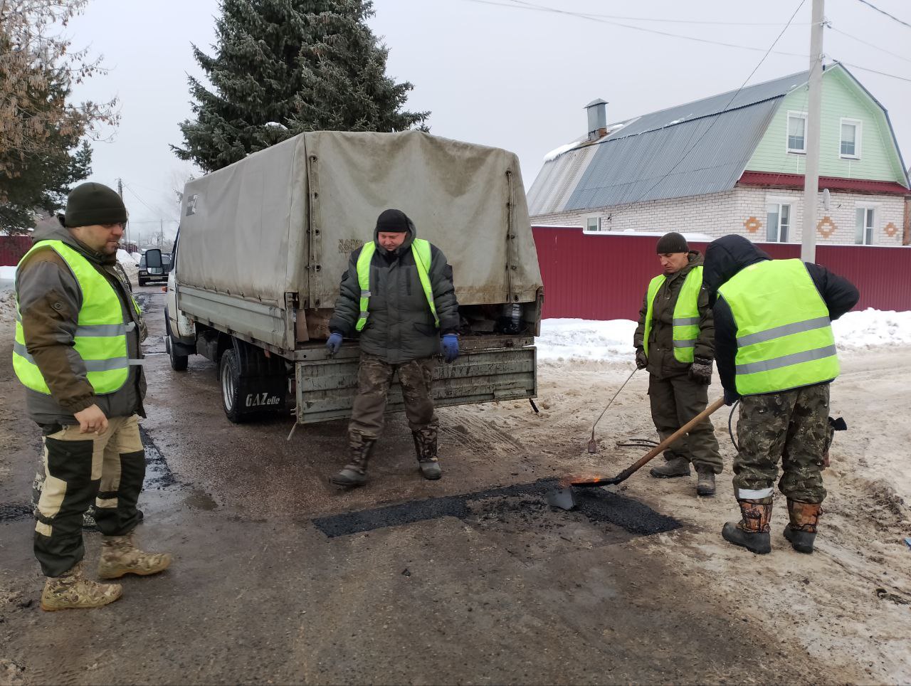 В Талдомском округе ведется ямочный ремонт дорог | 05.02.2024 | Талдом -  БезФормата